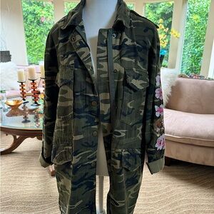 Women’s Tempo Paris camouflage jacket with embroidered flowers S M